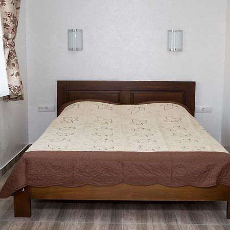 Saxony Dim Apartment แชร์นิฟซี ภายนอก รูปภาพ