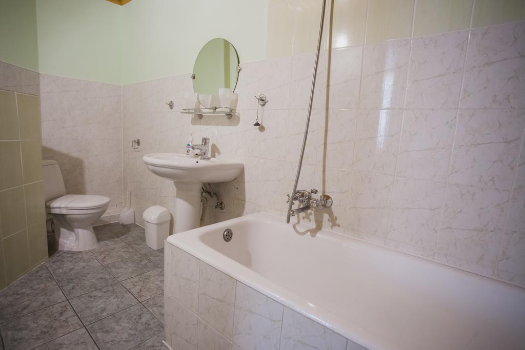 Saxony Dim Apartment แชร์นิฟซี ภายนอก รูปภาพ