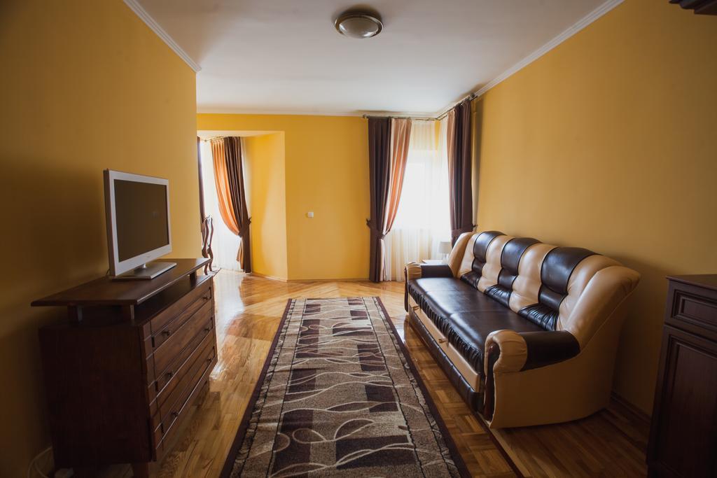 Saxony Dim Apartment แชร์นิฟซี ภายนอก รูปภาพ