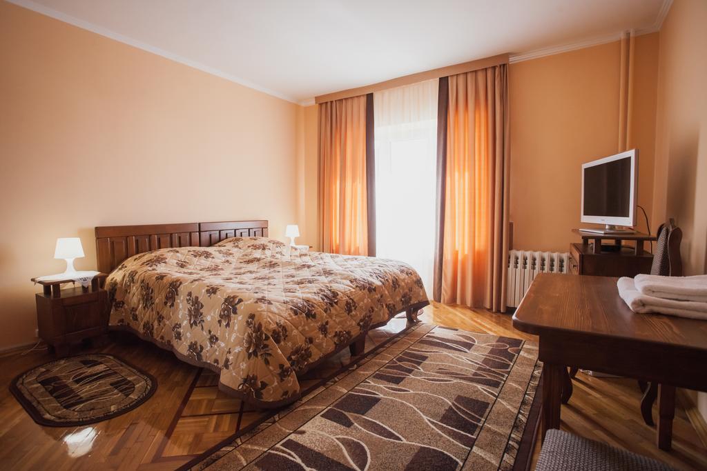 Saxony Dim Apartment แชร์นิฟซี ภายนอก รูปภาพ